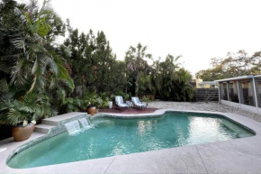 Outside Oasis, 1 mile to Siesta Key!